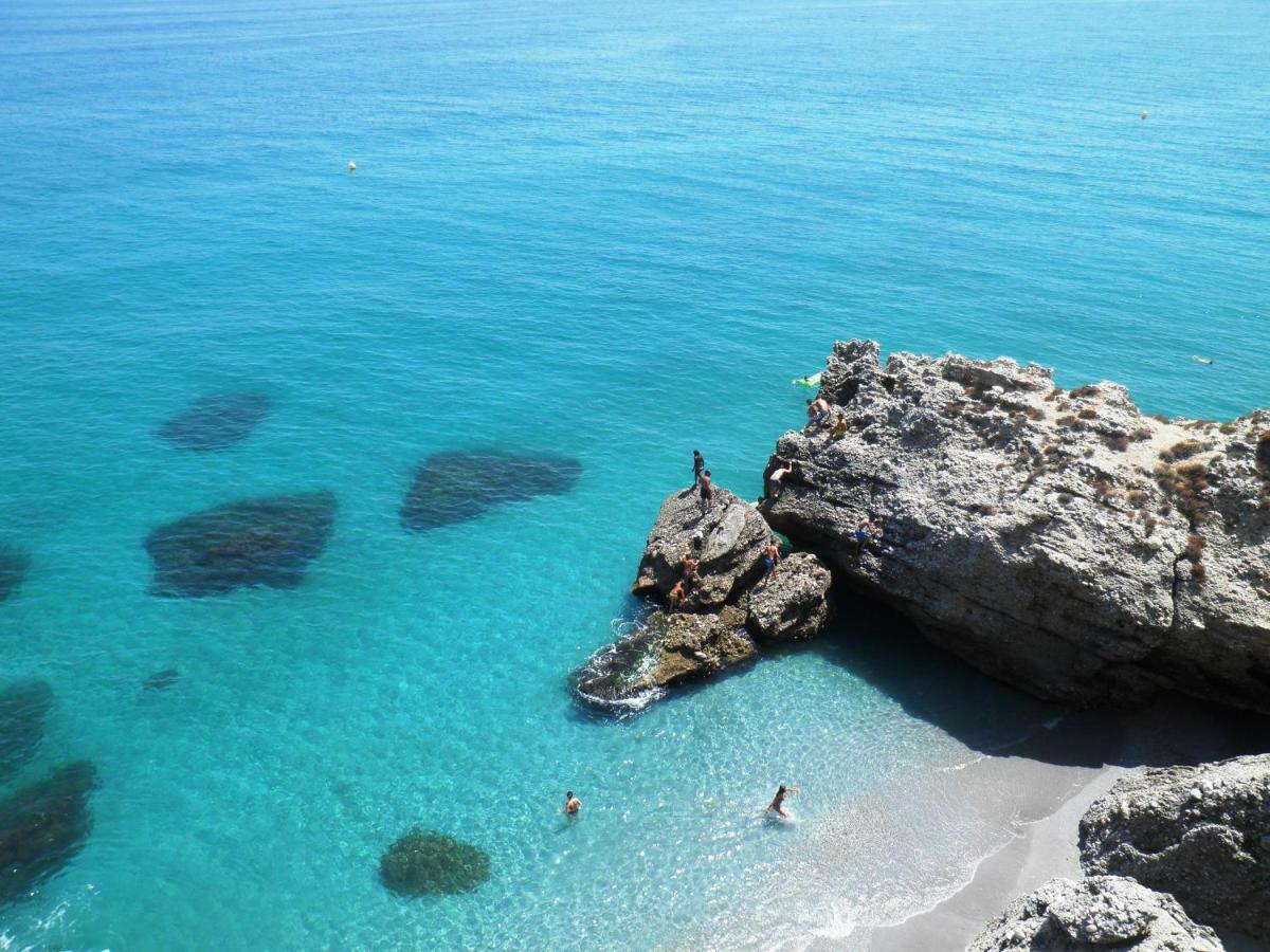 Rico Apartaments Parador Nerja Luaran gambar