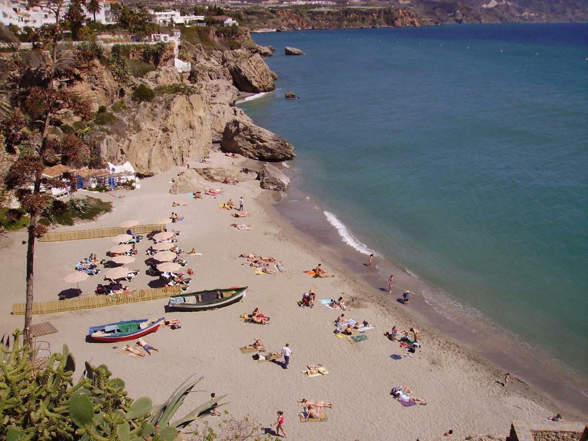 Rico Apartaments Parador Nerja Luaran gambar