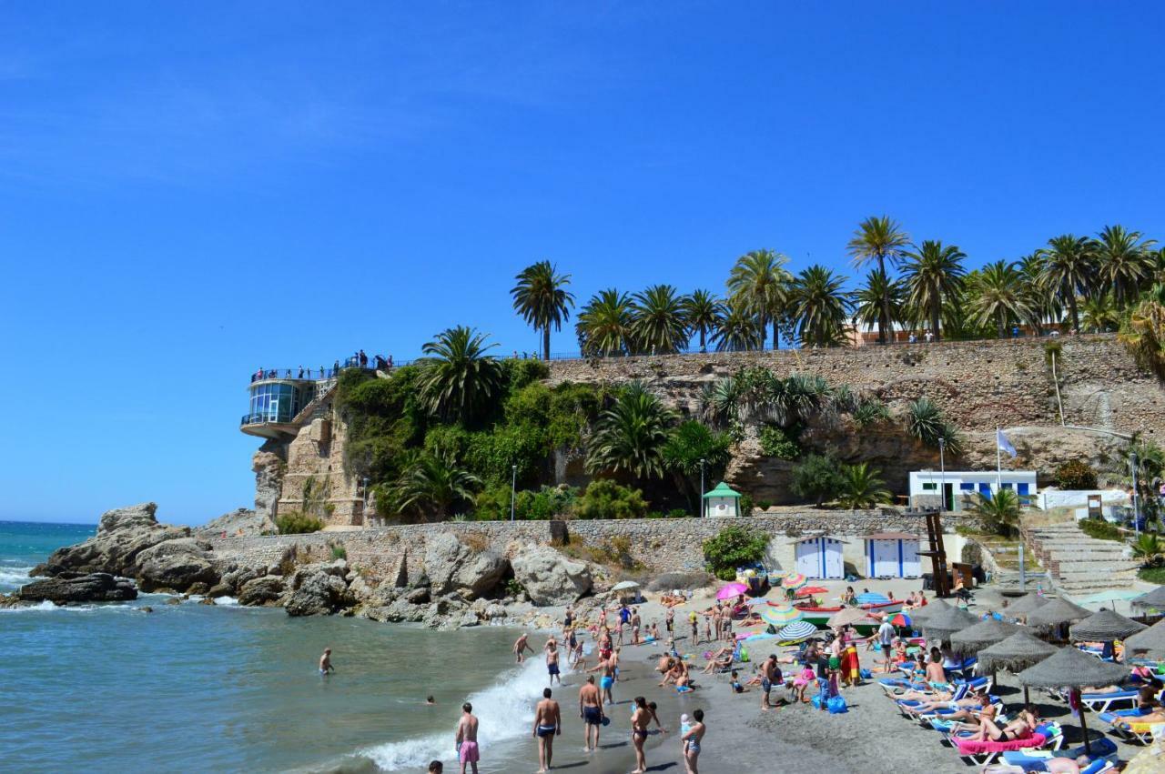 Rico Apartaments Parador Nerja Luaran gambar