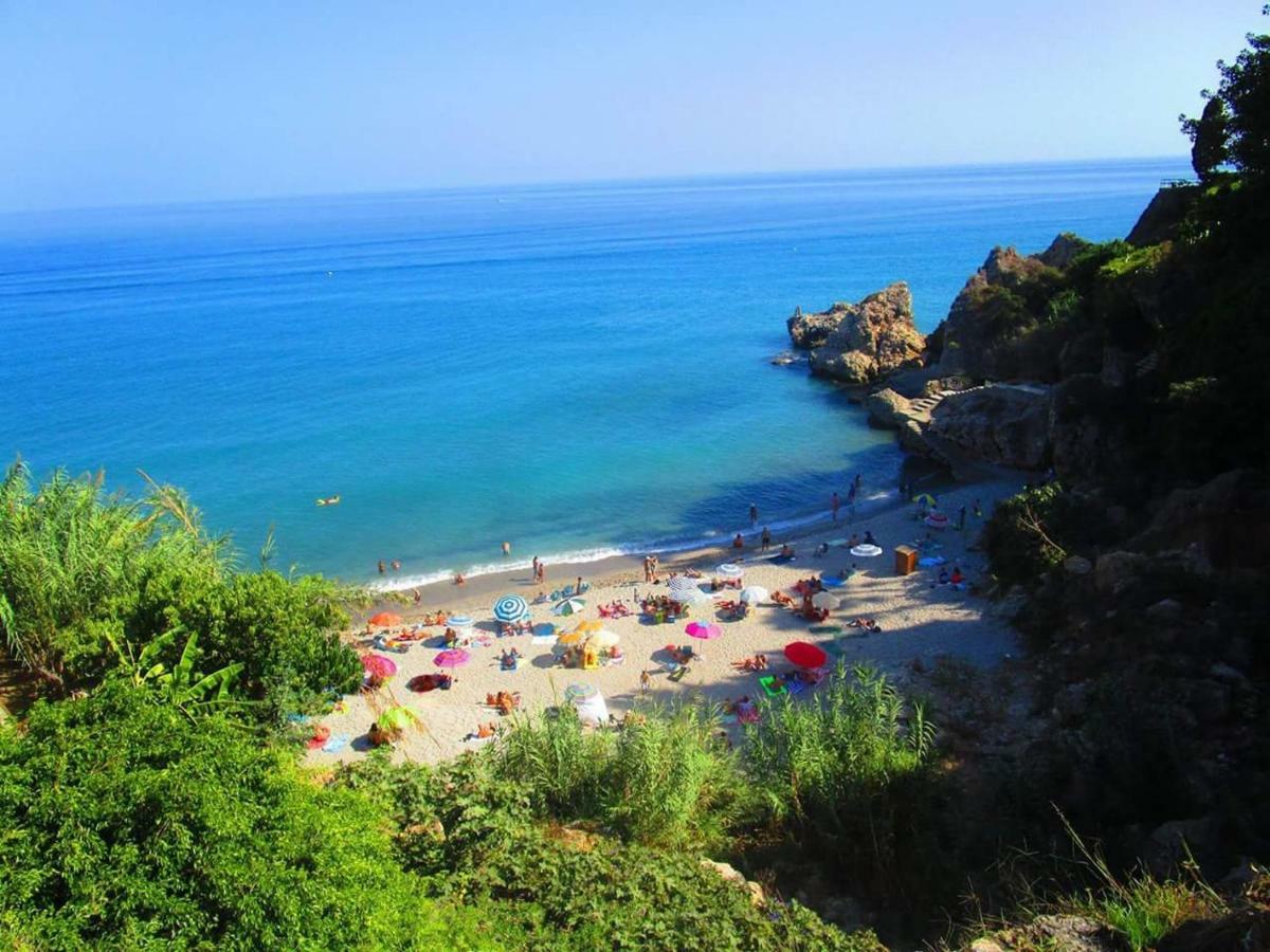 Rico Apartaments Parador Nerja Luaran gambar